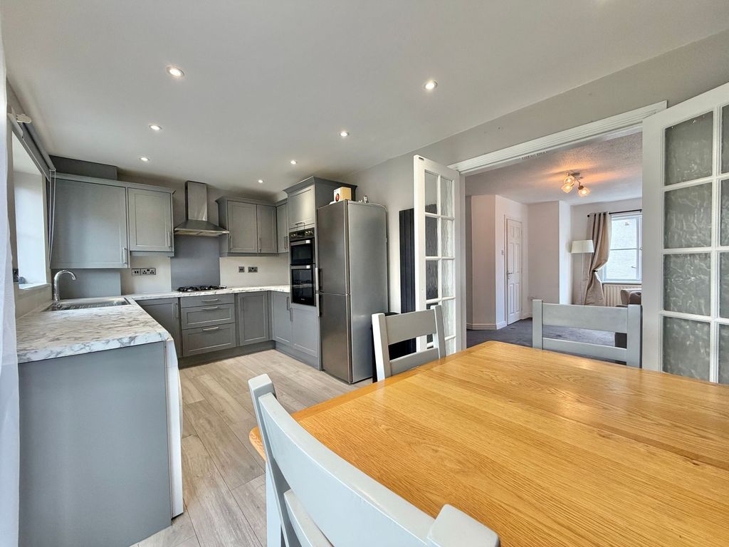 Property photo 3 of 14 Dining Kitchen