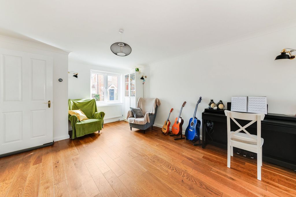 Property photo 3 of 17