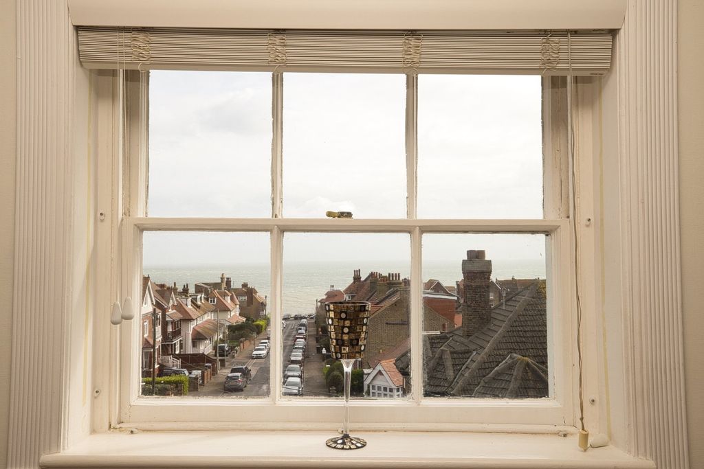 Property photo 2 of 9 Picture 2