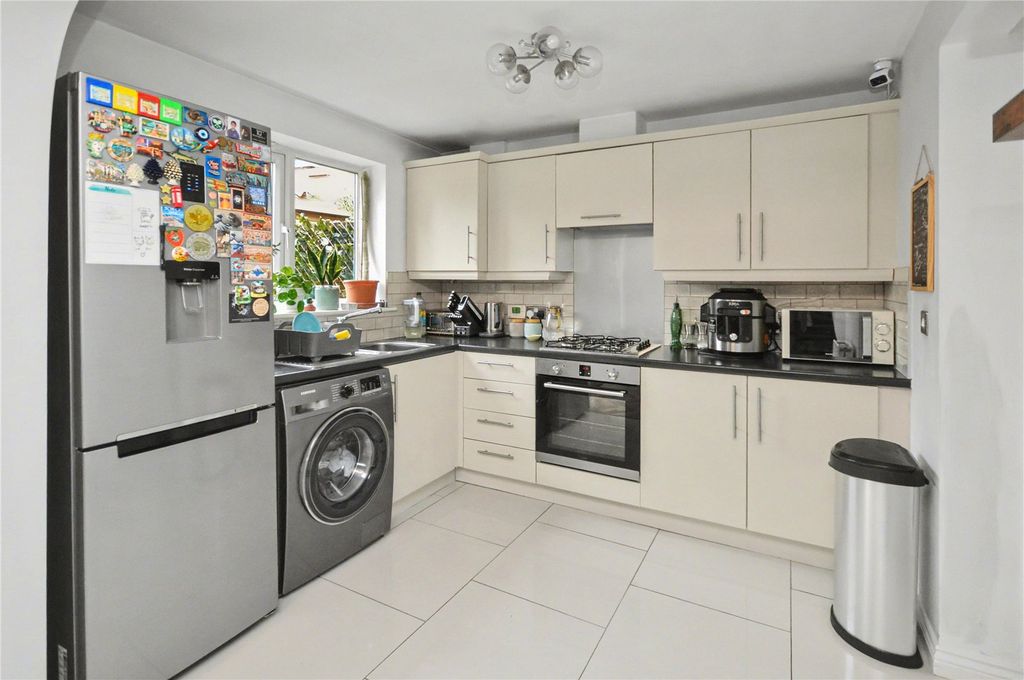 Property photo 3 of 12 Picture No. 06