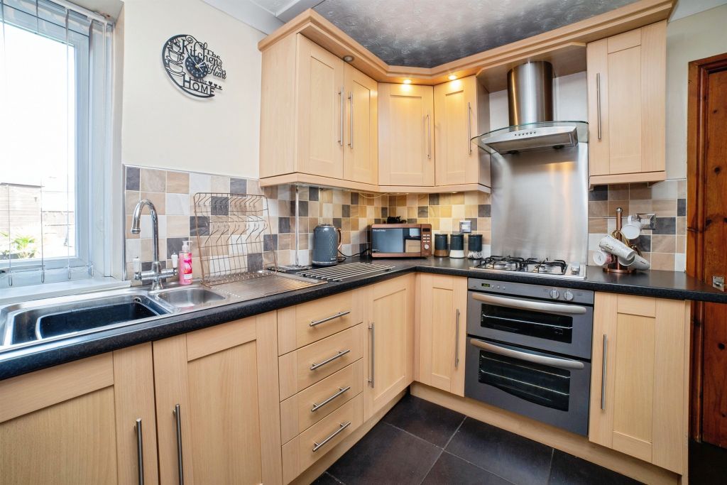 Property photo 3 of 16
