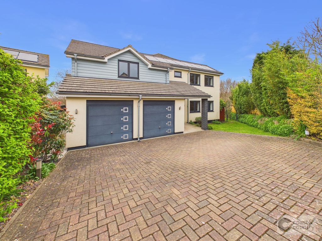 Property photo 2 of 35