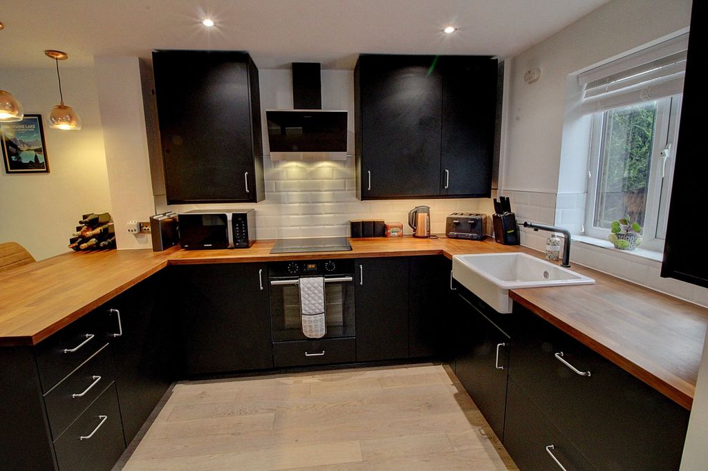 Property photo 3 of 17 3.