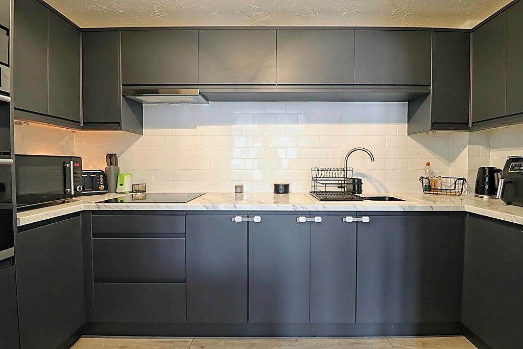 Property photo 2 of 23 Kitchen