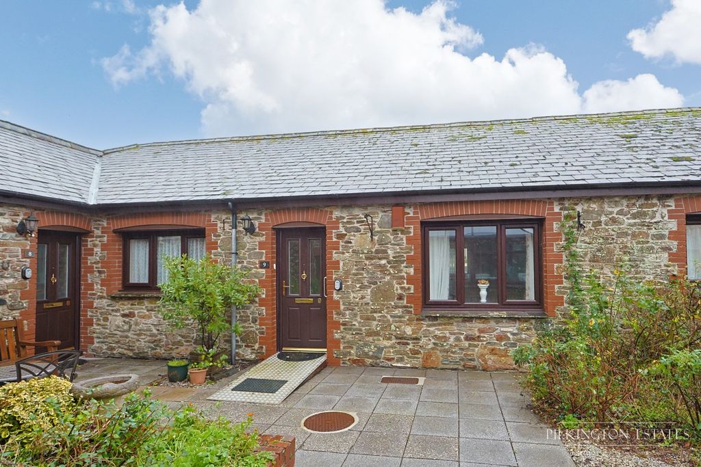 Property photo 2 of 9 4769781