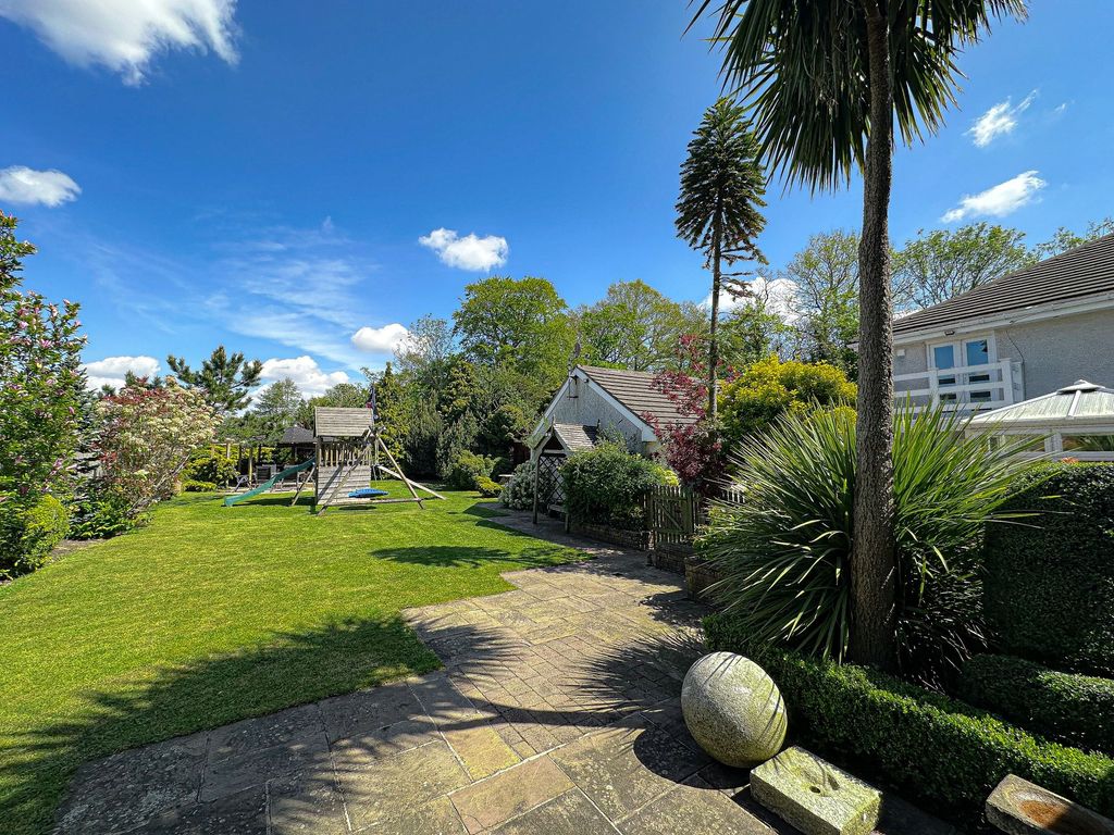 Property photo 2 of 46