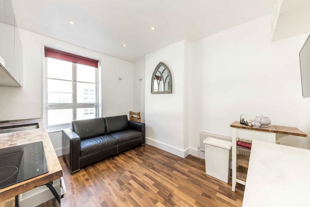 Property photo 1 of 4
