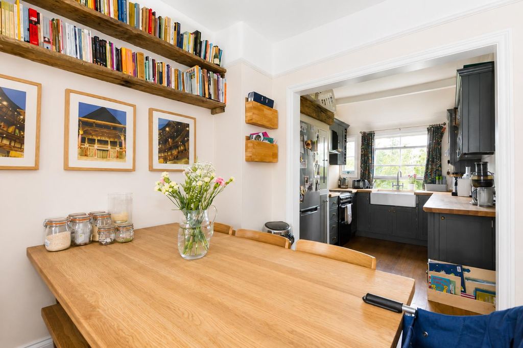 Property photo 2 of 9 Dining.Png