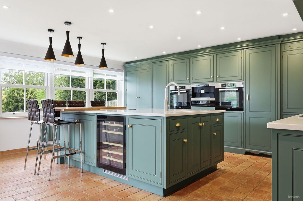 Property photo 2 of 29