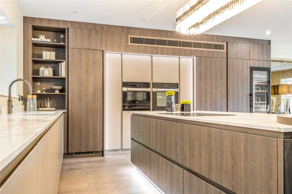 Property photo 2 of 22 Show Home