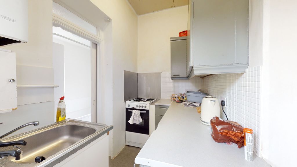 Property photo 2 of 16 Kitchen