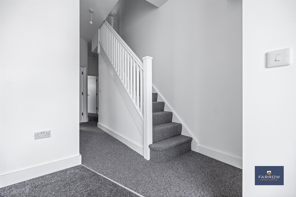 Property photo 2 of 25 Entrance