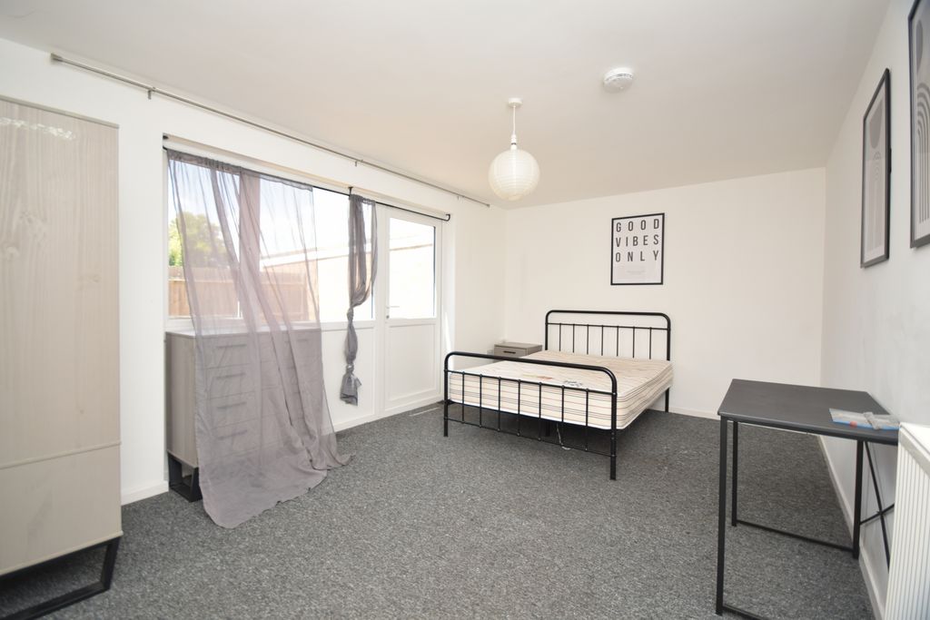Property photo 3 of 18 Bedroom 1