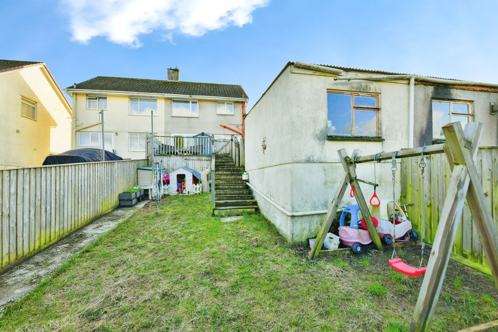 Property photo 3 of 25