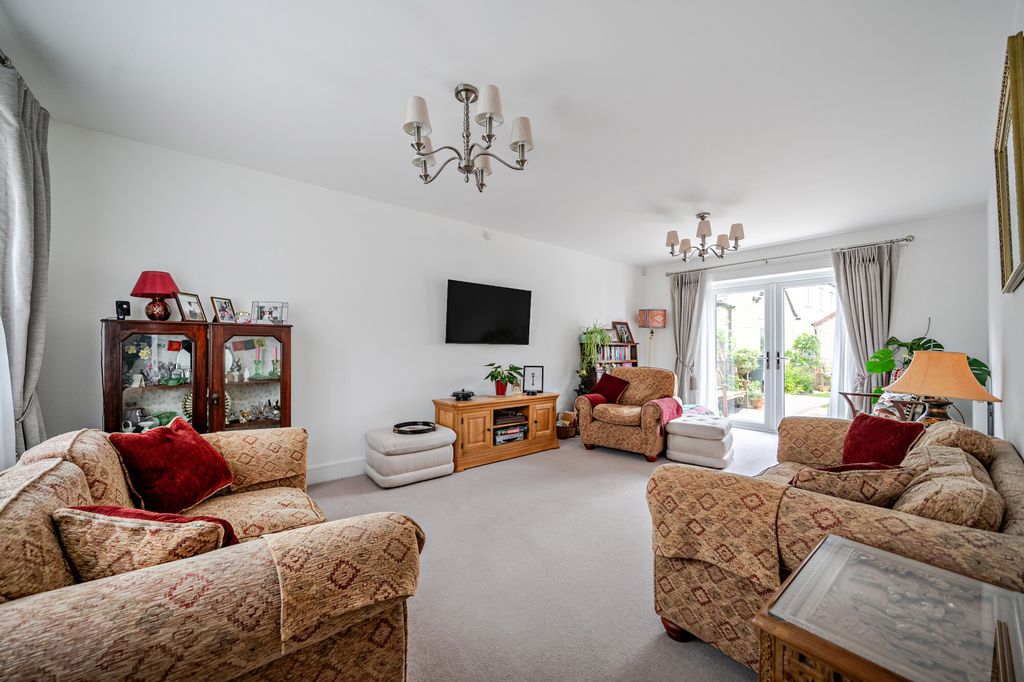 Property photo 2 of 11