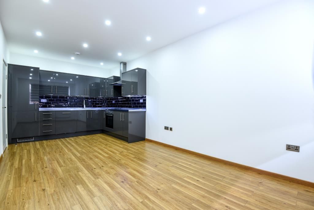 Property photo 2 of 9 Living/Kitchen Area