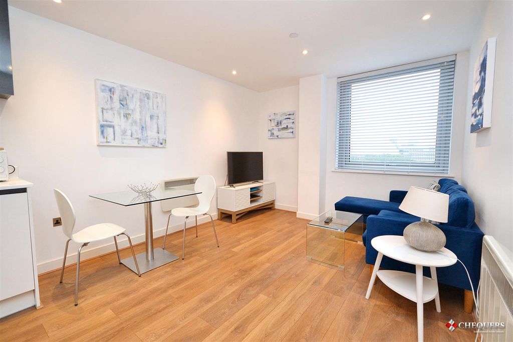 Property photo 3 of 13