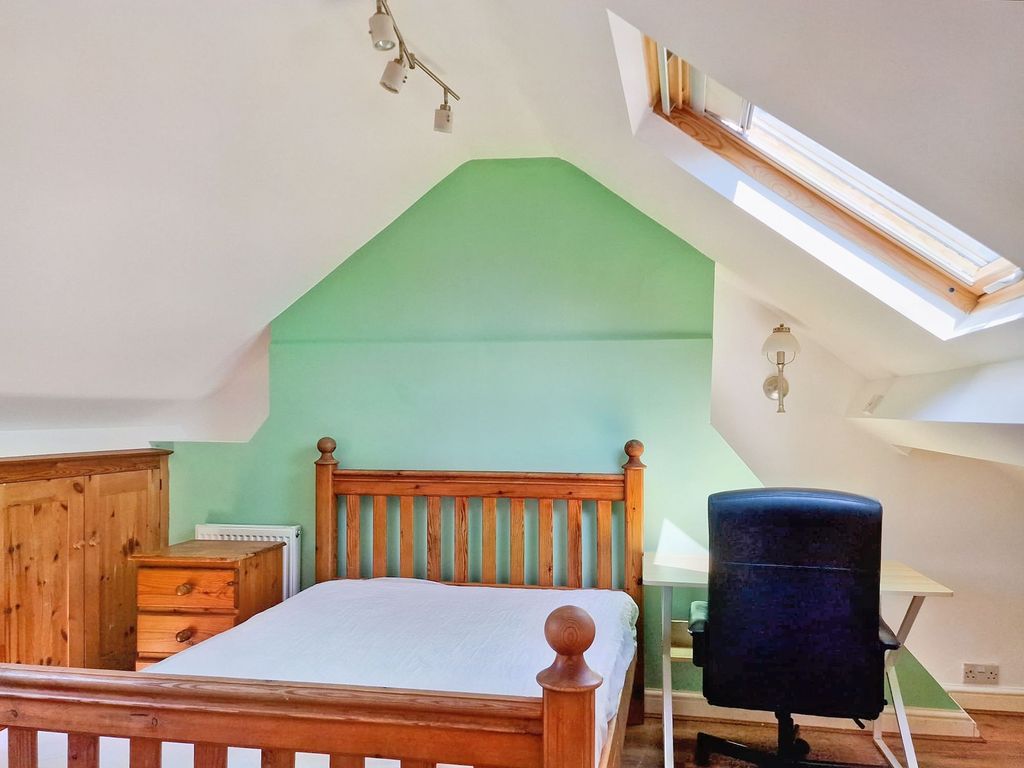 Property photo 3 of 25