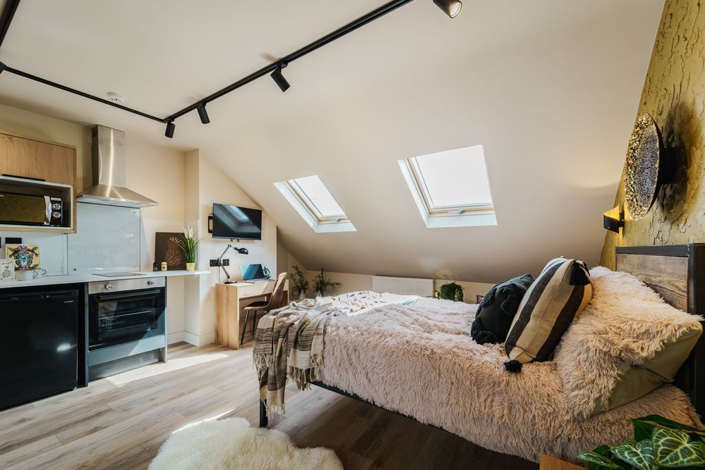 Property photo 1 of 6