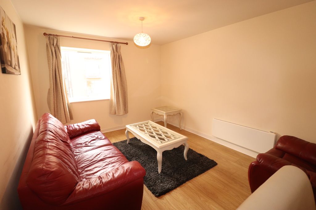 Property photo 2 of 9 Photo 02