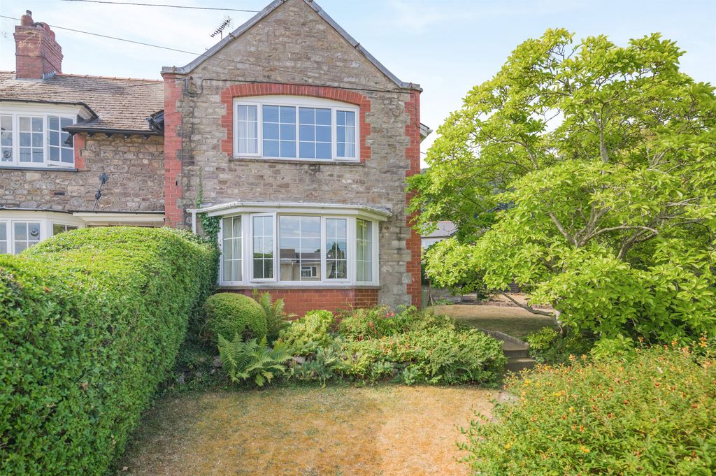 Property photo 1 of 27