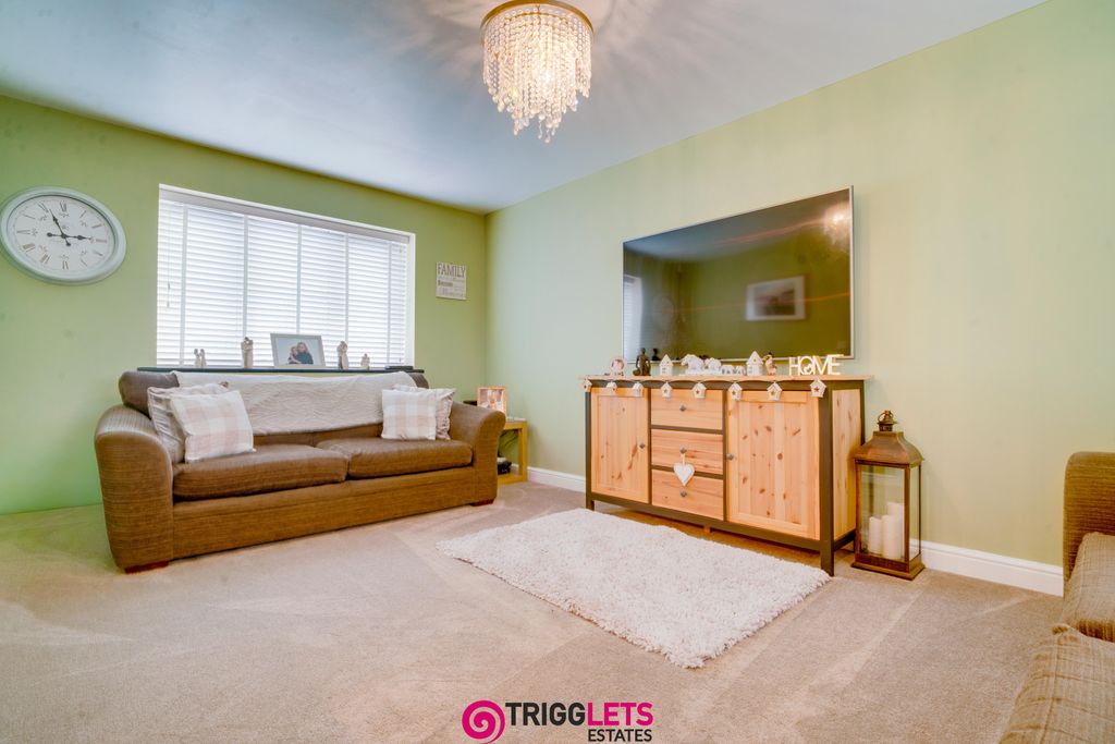 Property photo 2 of 33