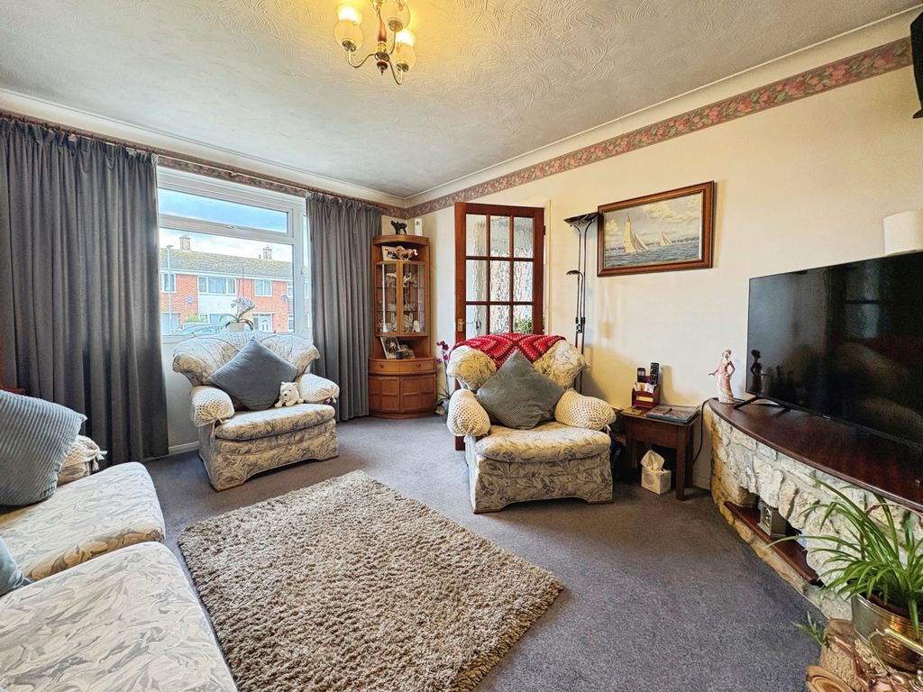 Property photo 3 of 25 B8A00018-9