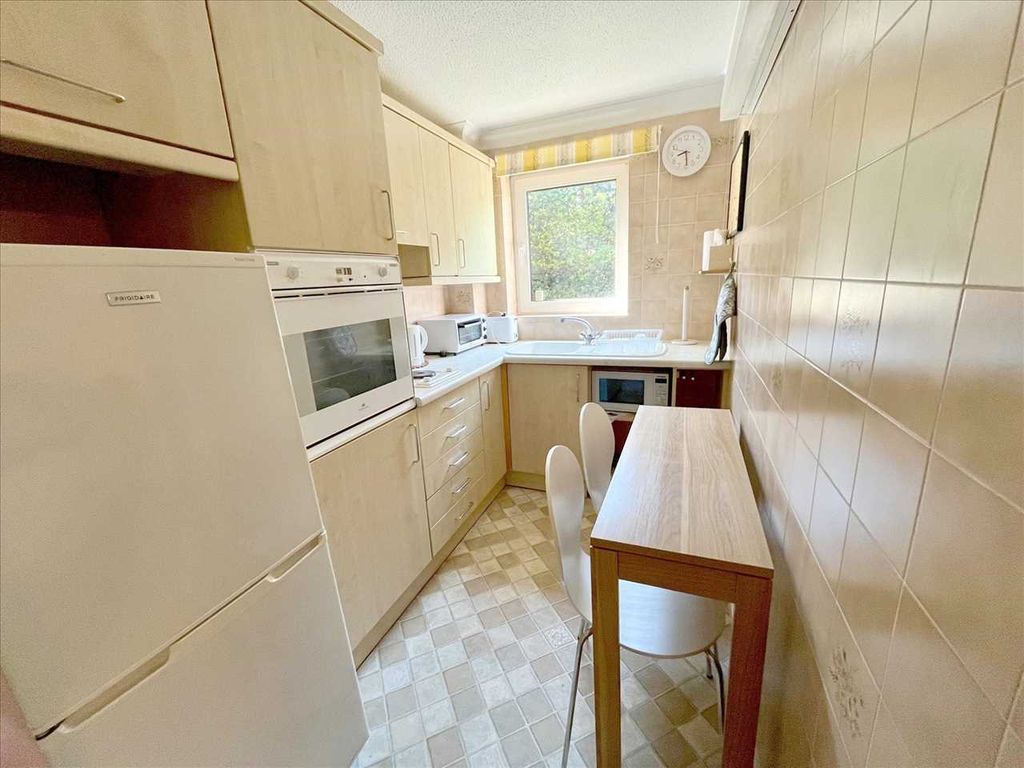 Property photo 3 of 9 Kitchen