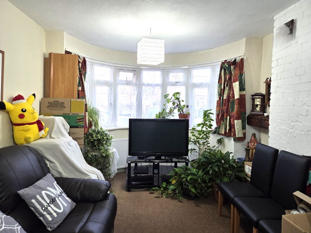 Property photo 2 of 13 20261015 174655