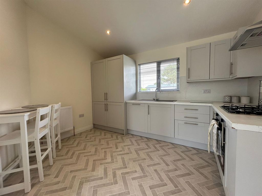 Property photo 2 of 18 8.Jpg