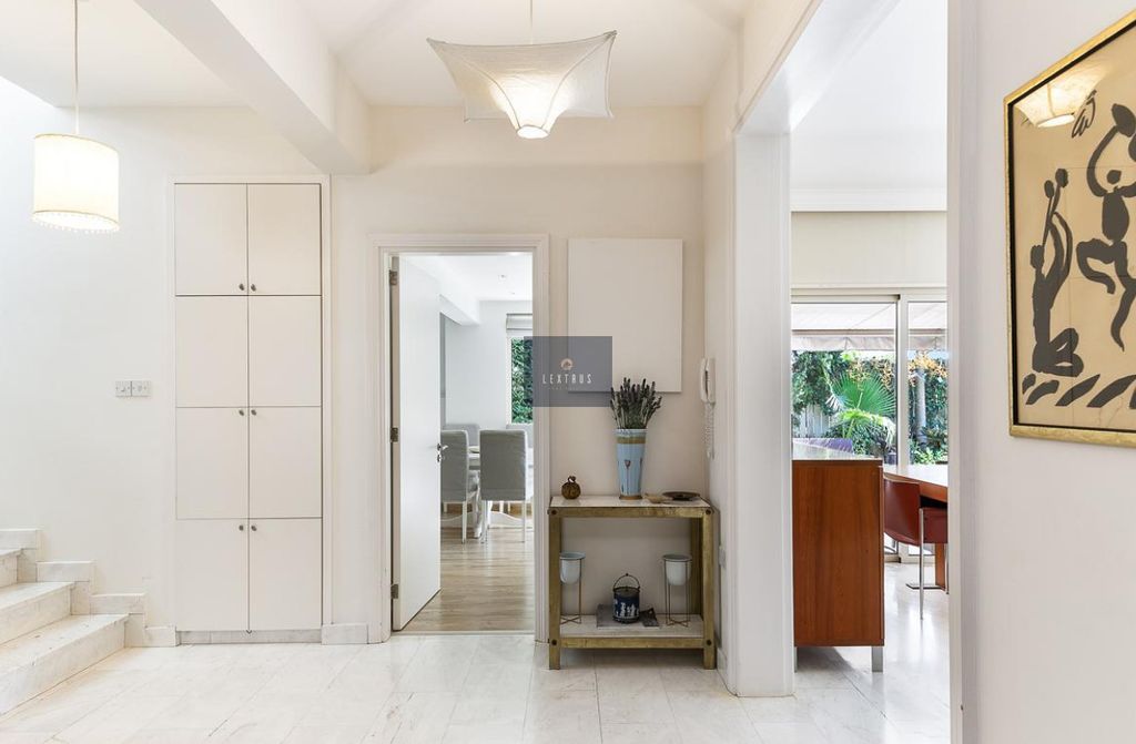 Property photo 3 of 24