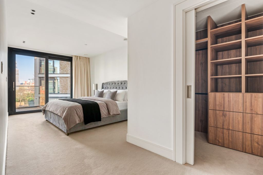 Property photo 1 of 12 C14 Lighterman Towers, Sw10, Martin &amp; Co, Web (12)