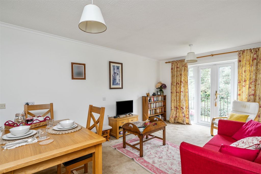 Property photo 2 of 13 75 Poplar Road_10.Jpg