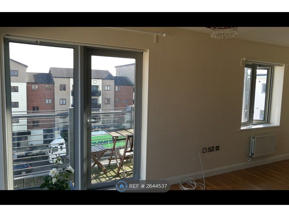 Property photo 2 of 14 Living Room