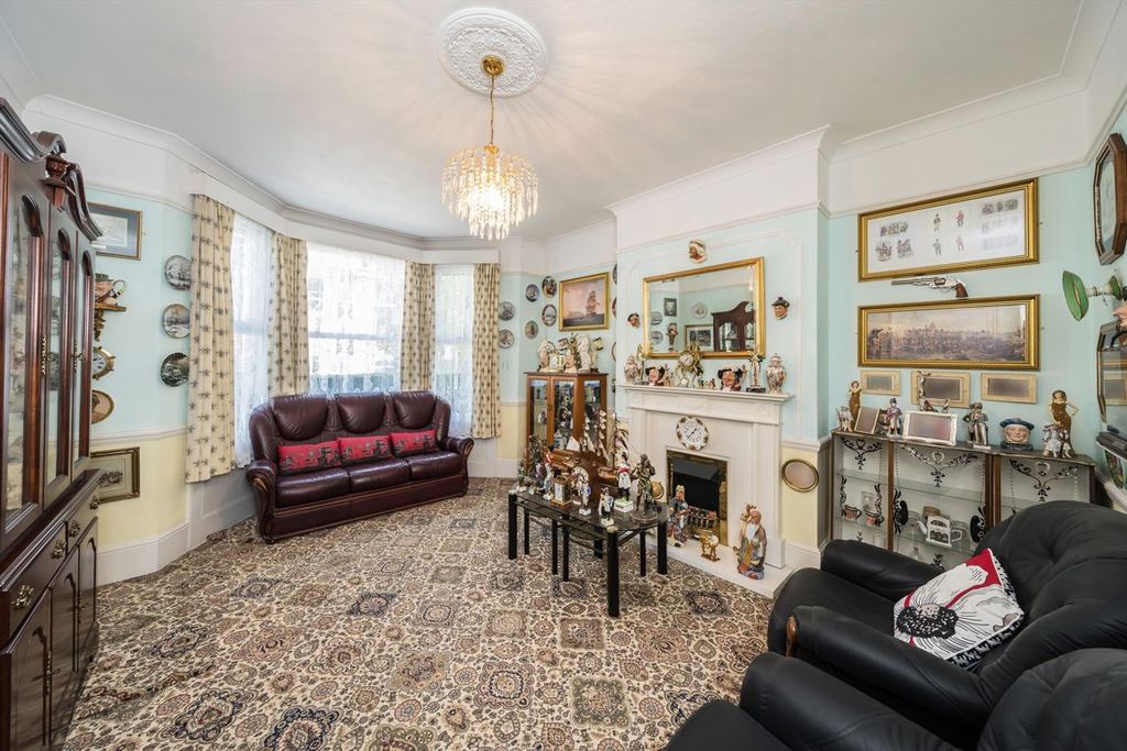 Property photo 2 of 11