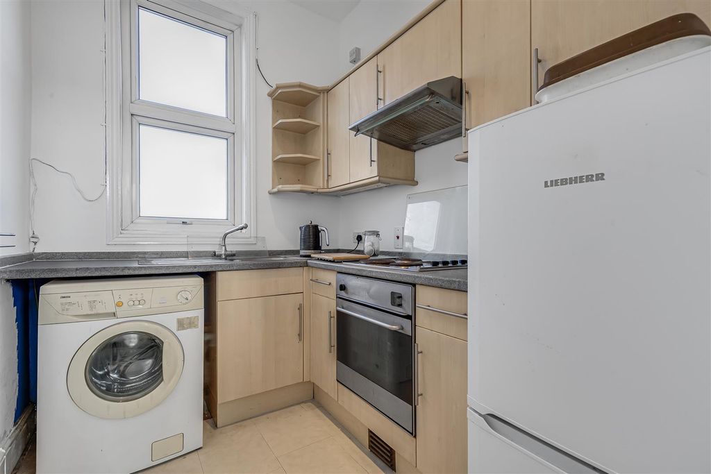 Property photo 3 of 14 Leopold_Road-Sw19__2_.Jpg