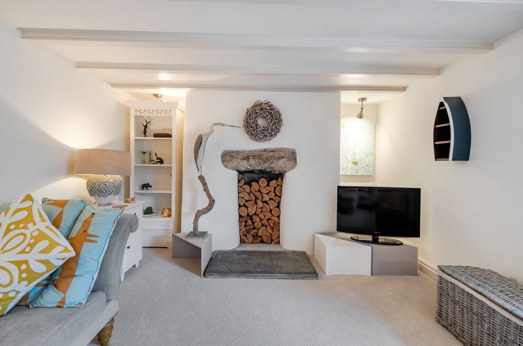 Property photo 2 of 17 1438632-10-69d78F...