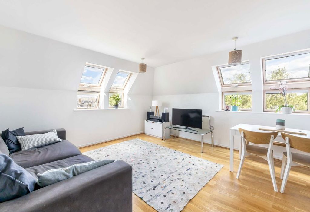 Property photo 2 of 5