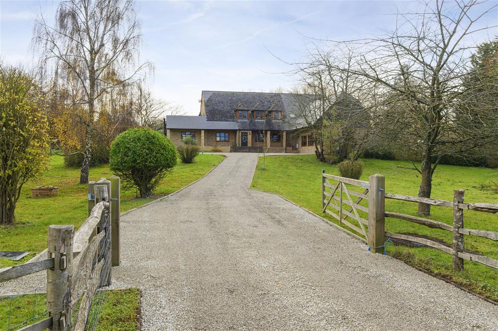 Property photo 2 of 33