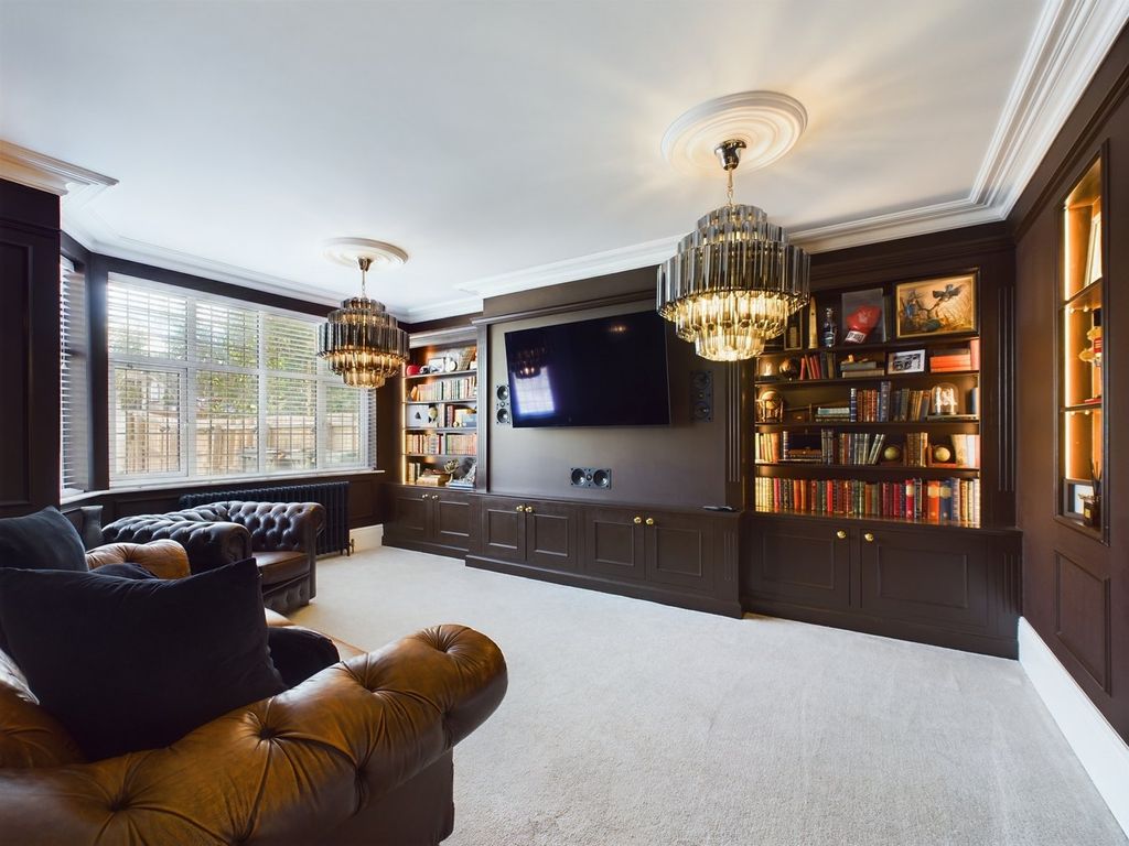 Property photo 2 of 40