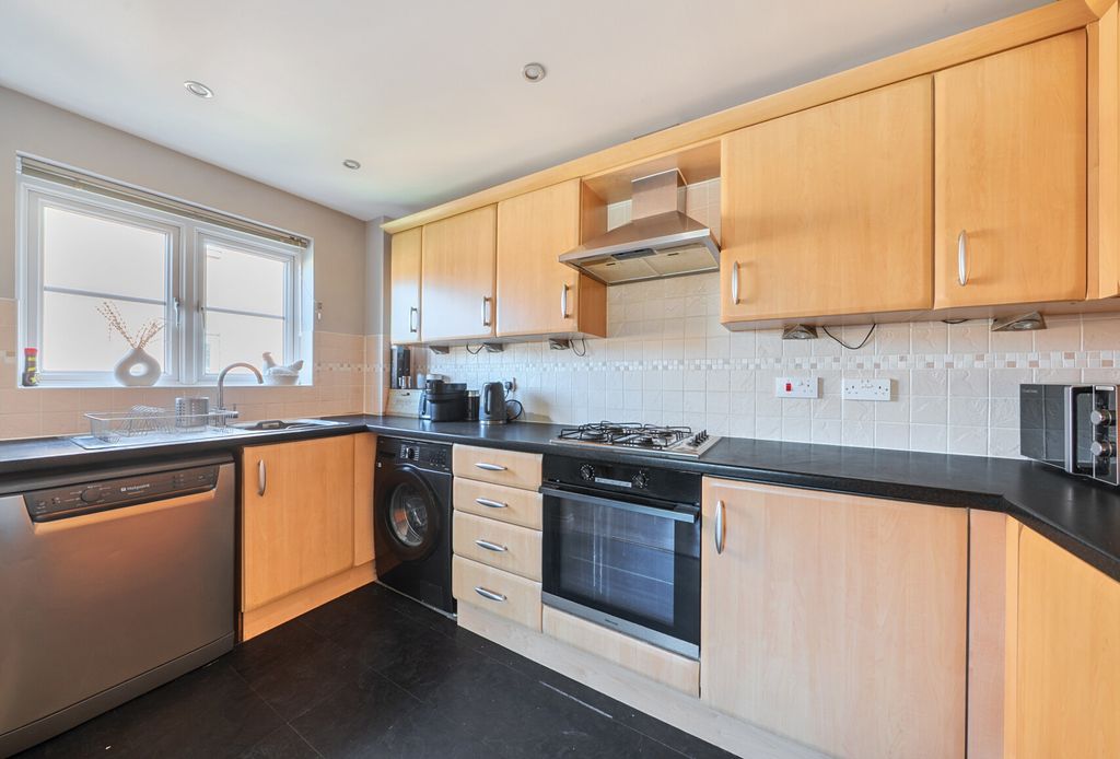 Property photo 3 of 17 1441008-12-69Dcac...