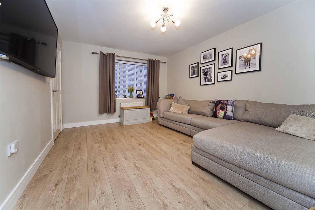 Property photo 2 of 21