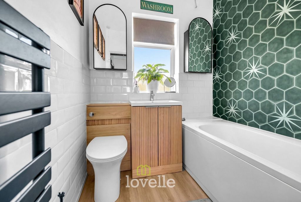 Property photo 3 of 24