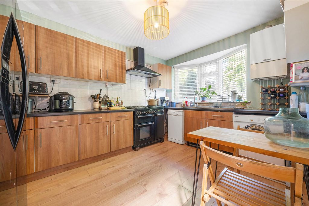 Property photo 1 of 12 Queen Adelaide Road-8.Jpg