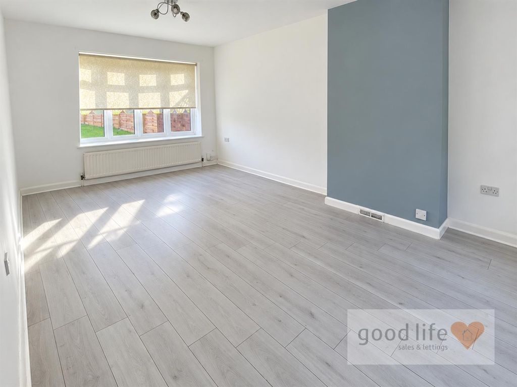 Property photo 3 of 15 20261007_165228905_Ios22 Plough Road.Jpg