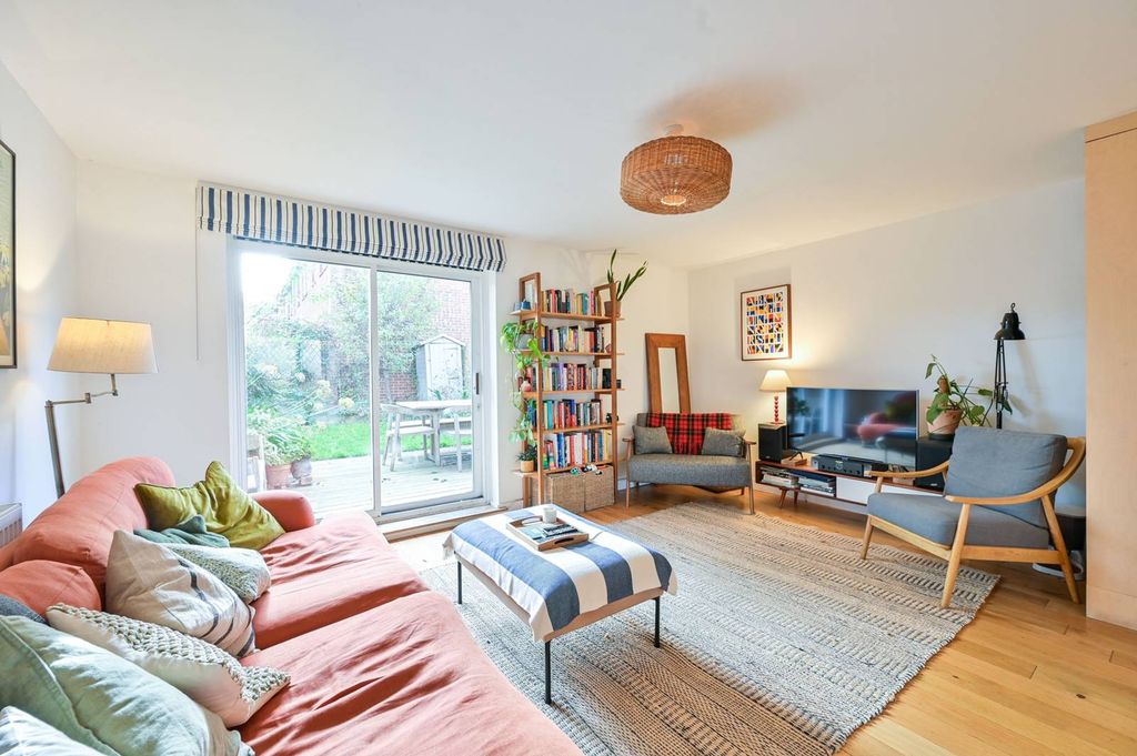 Property photo 2 of 19