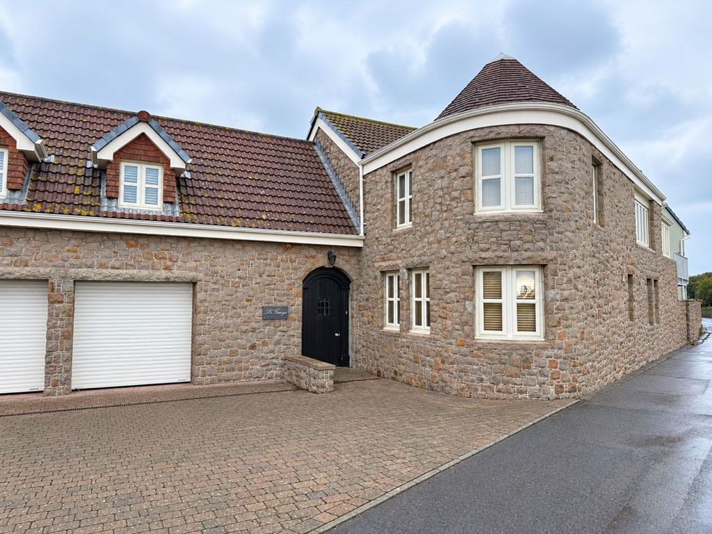Property photo 1 of 10