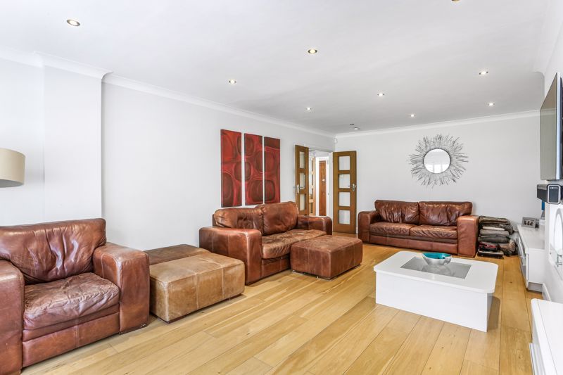 Property photo 3 of 36 Photo 4