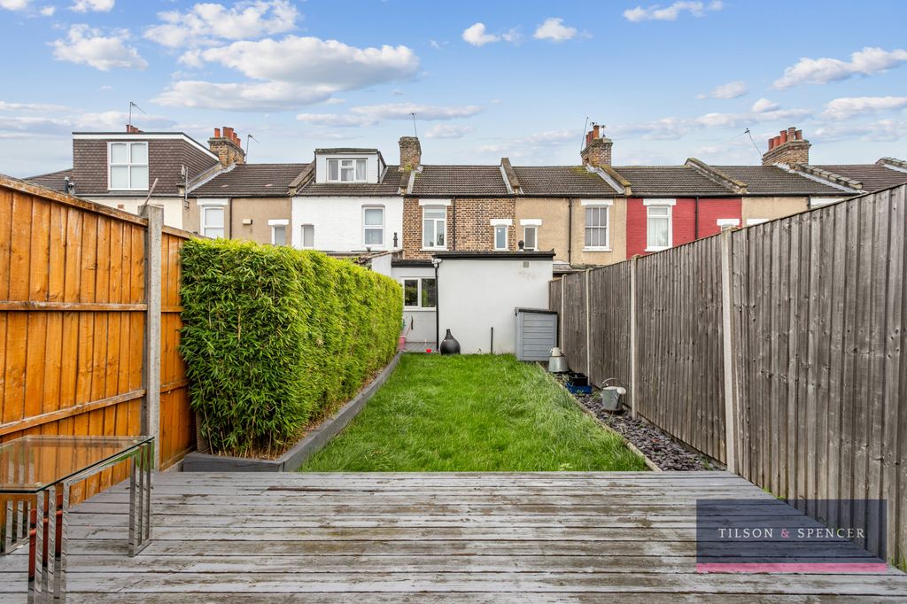 Property photo 2 of 19 1209202511_Tils_36 Poynton Road _N17 9Sp_014_Wm