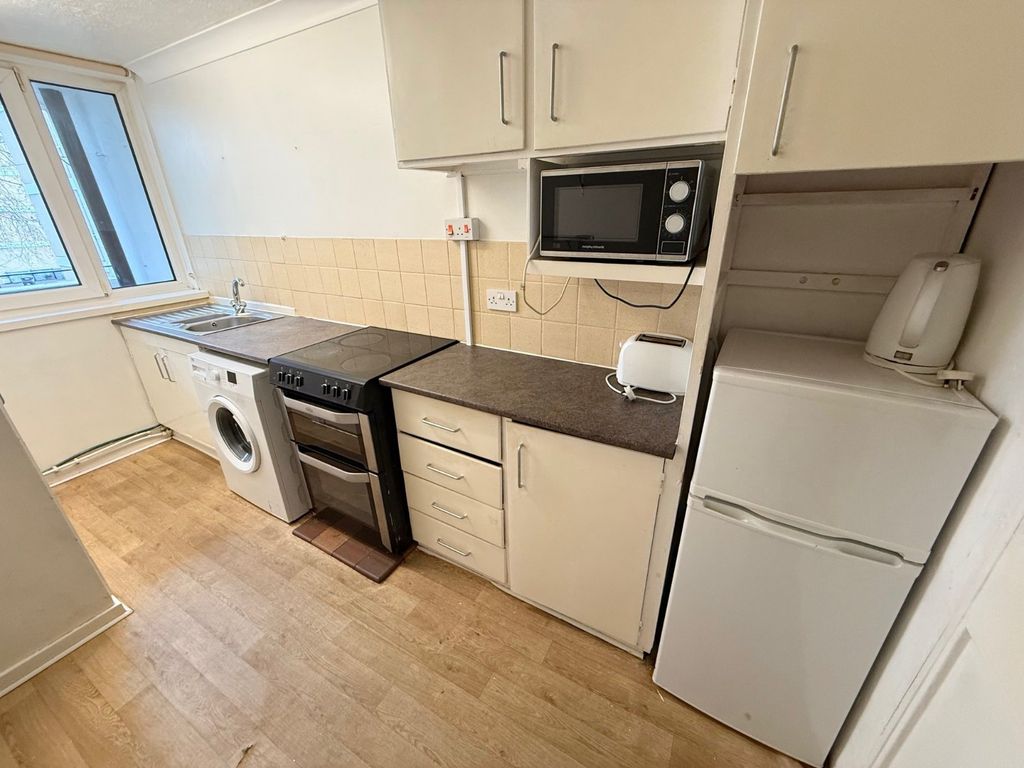 Property photo 2 of 11 Picture No. 26